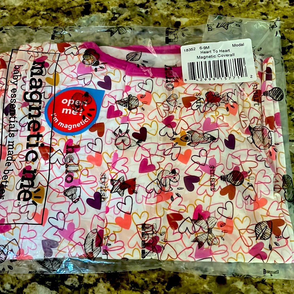 Magnetic Me coverall 6-9m NWT